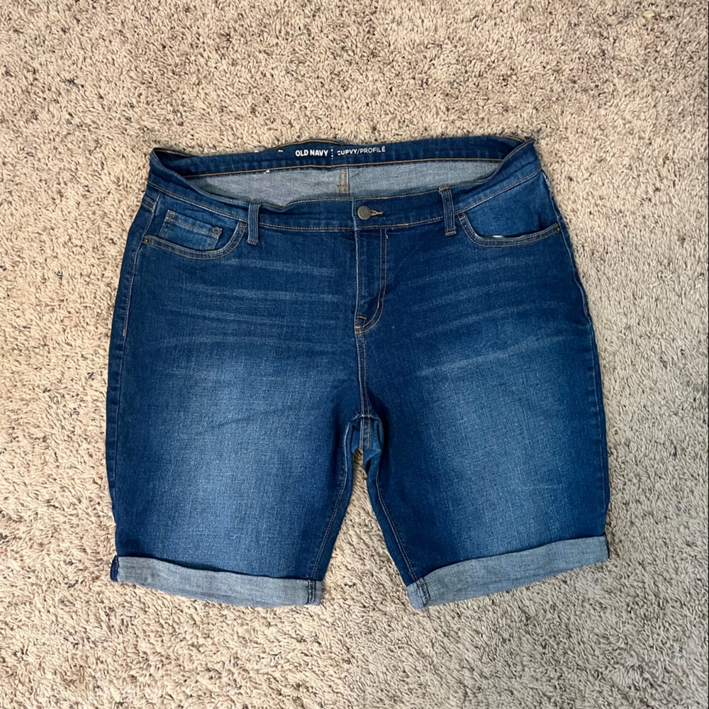 Old Navy curvy shorts 💛